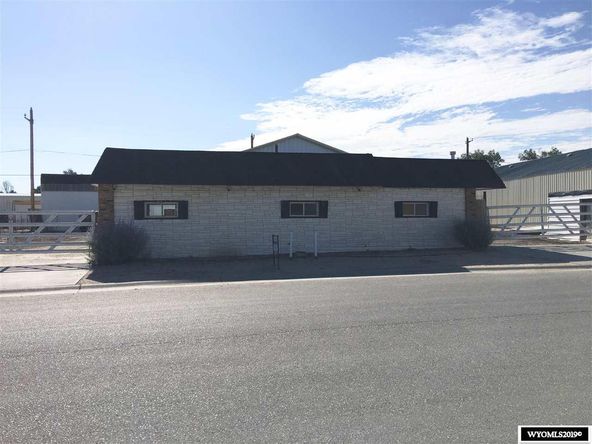 305 Lakeview Dr, Mills, WY 82604